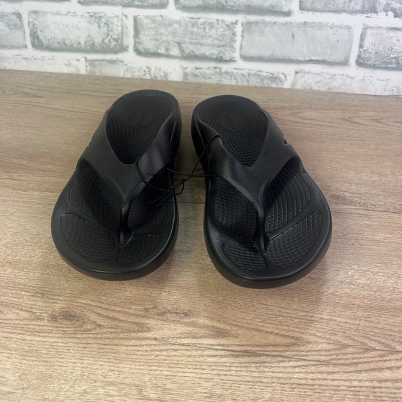 Oofos black sandals - Picture 1 of 6